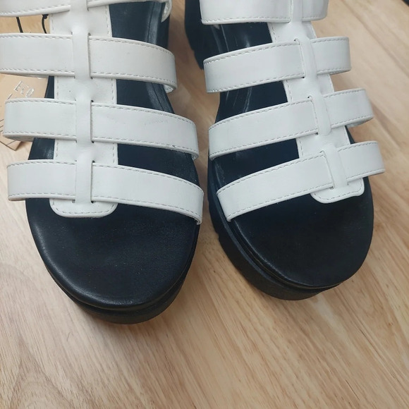 Steve Madden chunky strappy Gladiator style platform sandals Size 9 Y2K - Picture 2 of 6